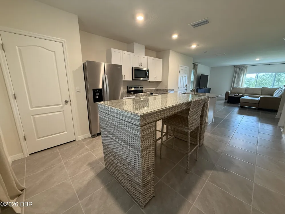 2733 Silver Canoe Drive Edgewater, FL 32141