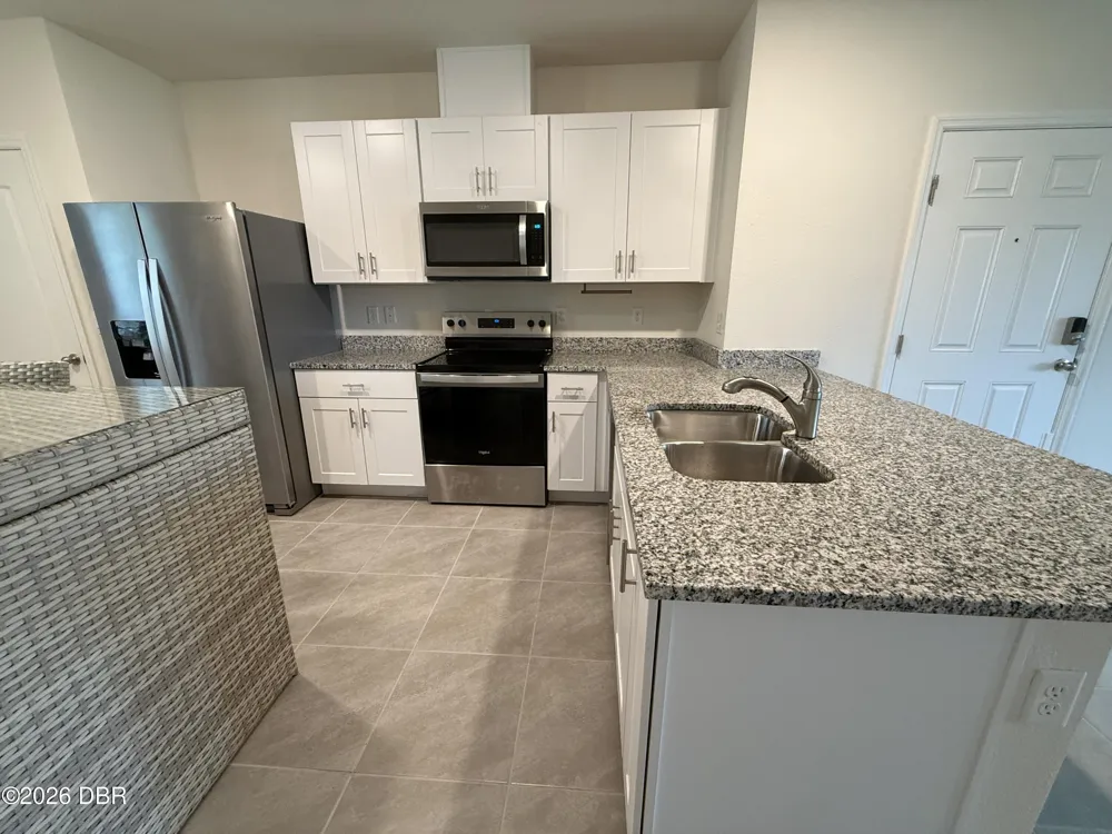 2733 Silver Canoe Drive Edgewater, FL 32141