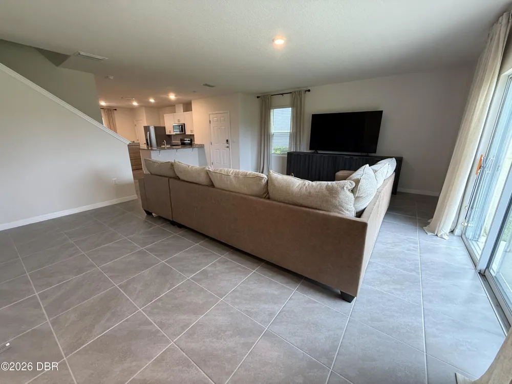 2733 Silver Canoe Drive Edgewater, FL 32141