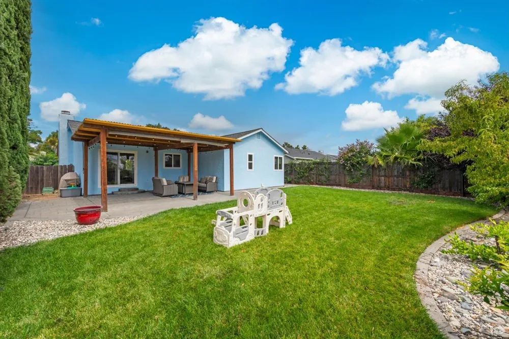 453 Shannon Drive Vacaville, CA 95688