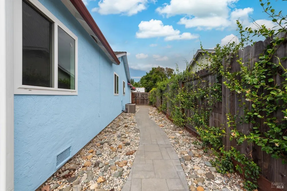 453 Shannon Drive Vacaville, CA 95688
