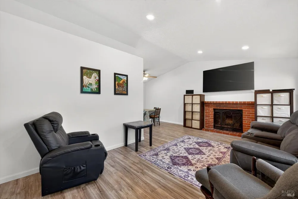 453 Shannon Drive Vacaville, CA 95688