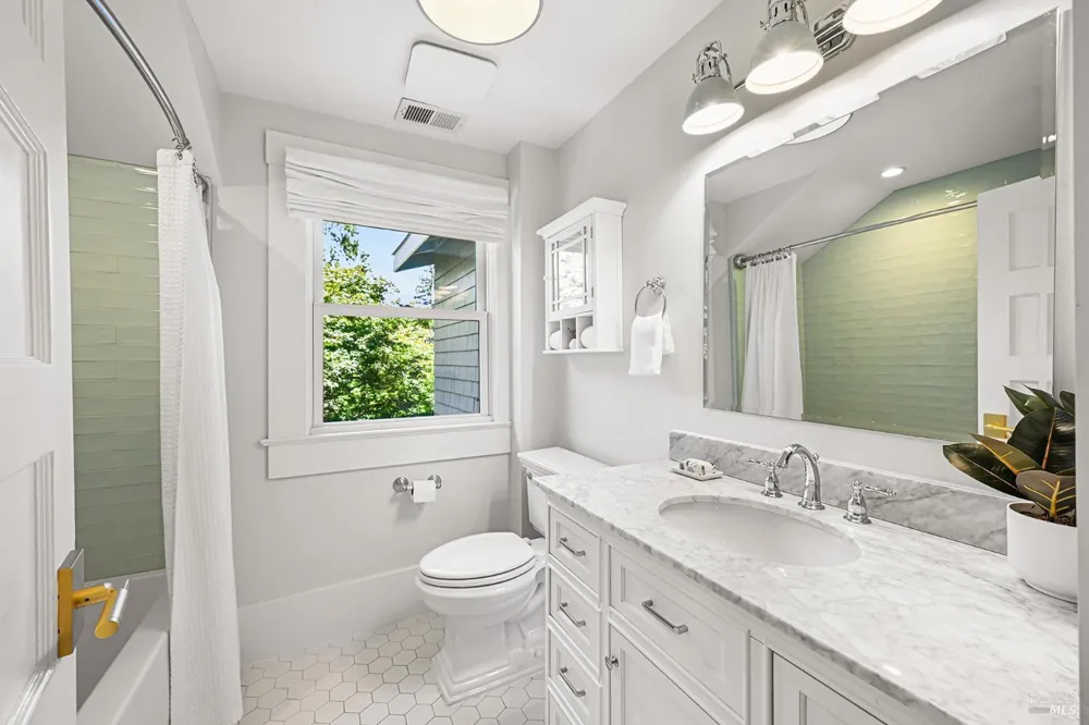 220 Laurel Avenue San Anselmo, CA 94960