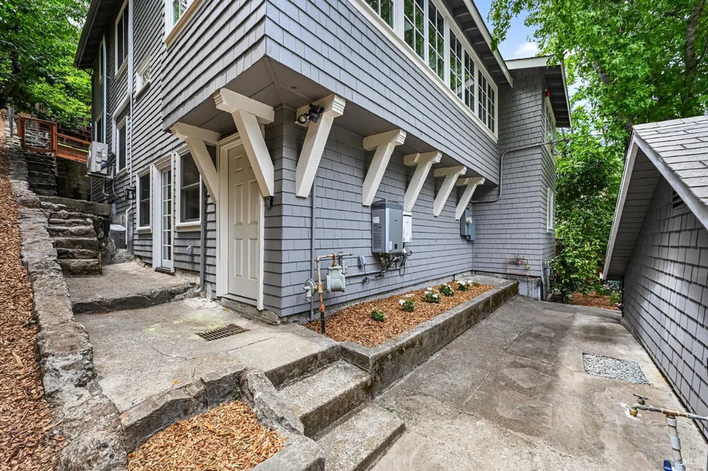 220 Laurel Avenue San Anselmo, CA 94960