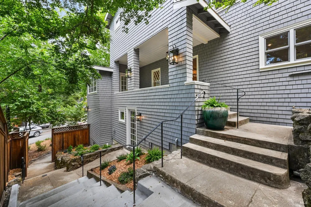 220 Laurel Avenue San Anselmo, CA 94960