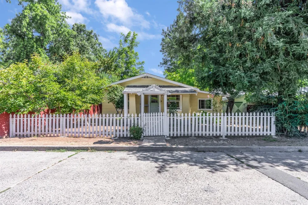 1406 Myrtle Street Calistoga, CA 94515