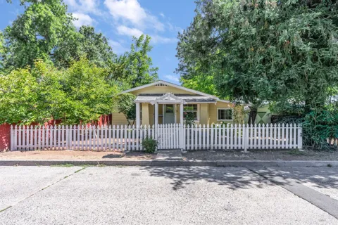1406 Myrtle Street