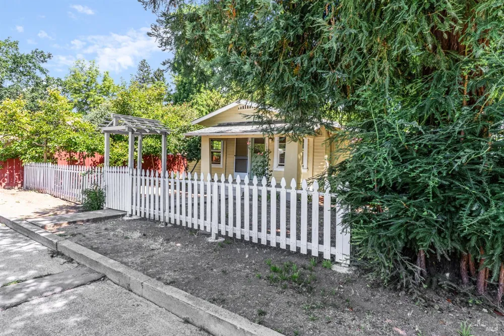 1406 Myrtle Street Calistoga, CA 94515
