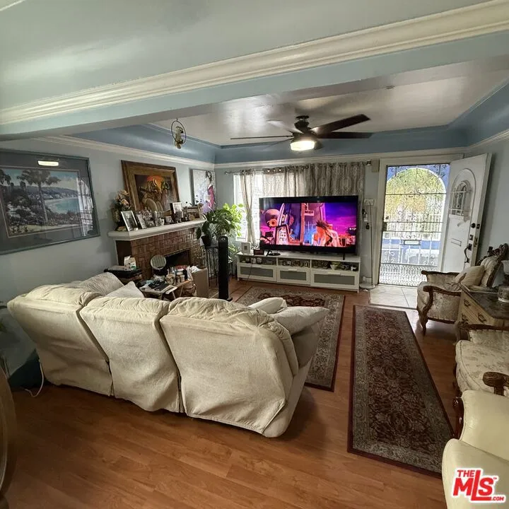 167 W 94th Street Los Angeles, CA 90003