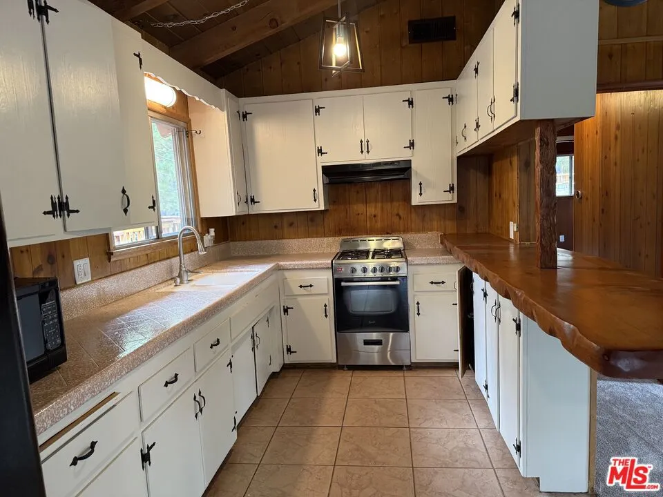 42995 Sunset Drive Big Bear, CA 92315
