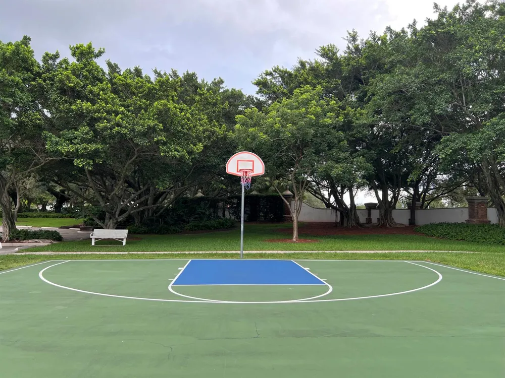8870 Woodside Court Davie, FL 33328