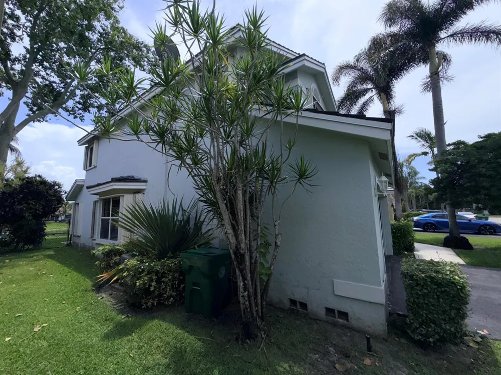 8870 Woodside Court Davie, FL 33328