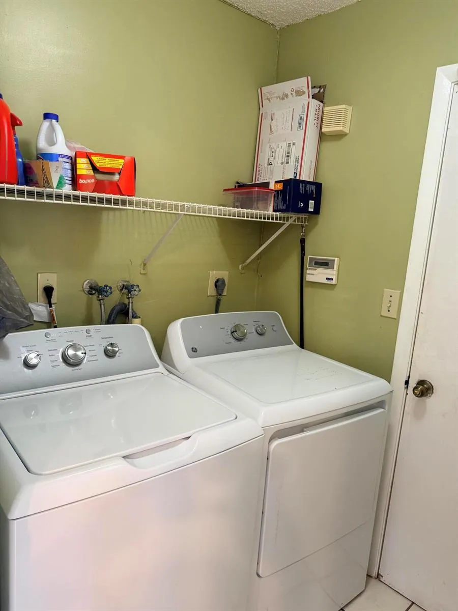 8870 Woodside Court Davie, FL 33328