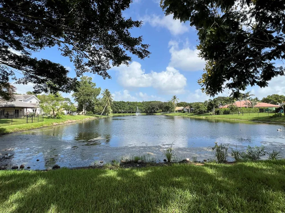 8870 Woodside Court Davie, FL 33328