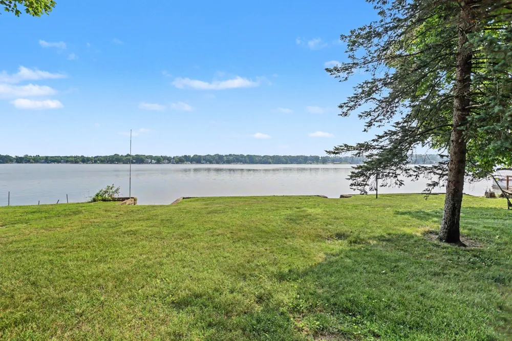 58881 Yeatter Road Colon, MI 49040