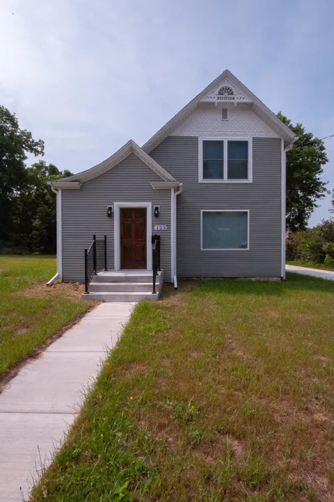 123 W Manchester Street