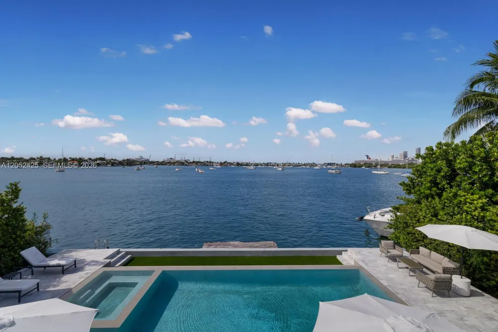 1300 S Venetian Way Miami, FL 33139