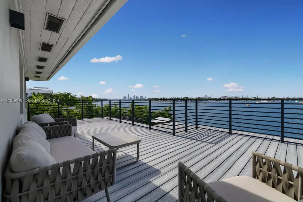 1300 S Venetian Way Miami, FL 33139