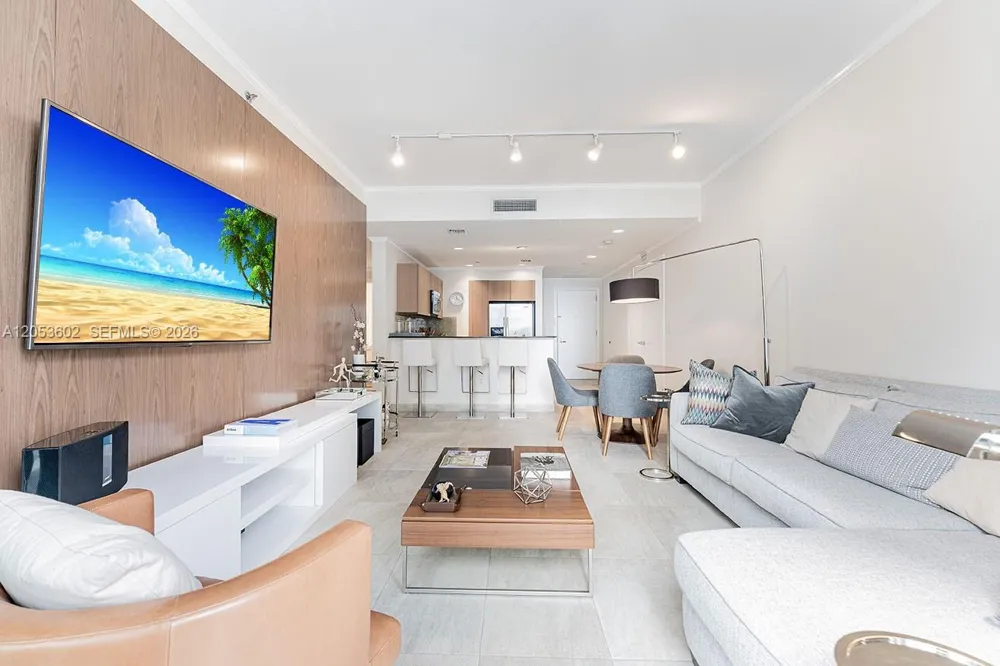 1060 Brickell Ave #1507 Miami, FL 33131