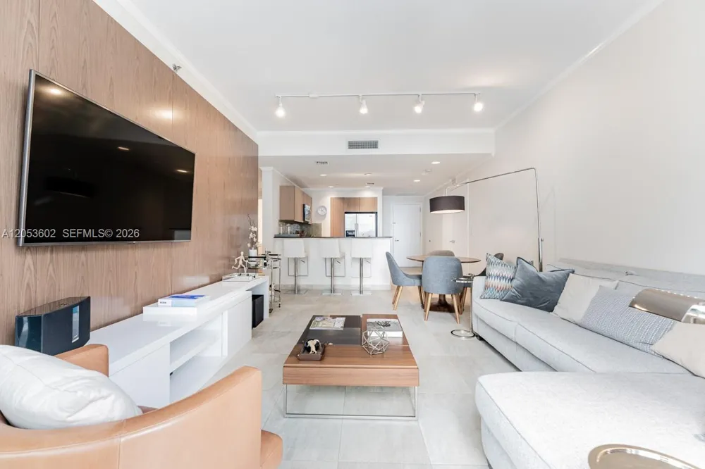 1060 Brickell Ave #1507 Miami, FL 33131