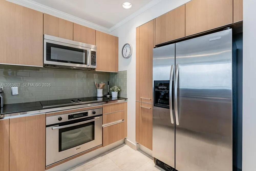 1060 Brickell Ave #1507 Miami, FL 33131