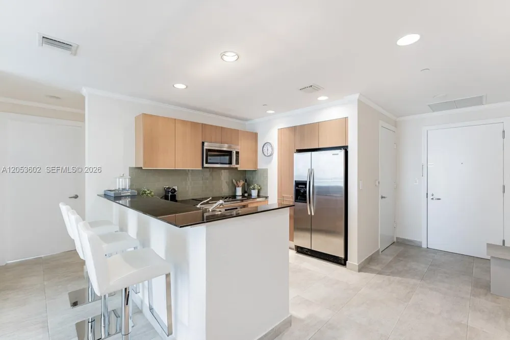 1060 Brickell Ave #1507 Miami, FL 33131