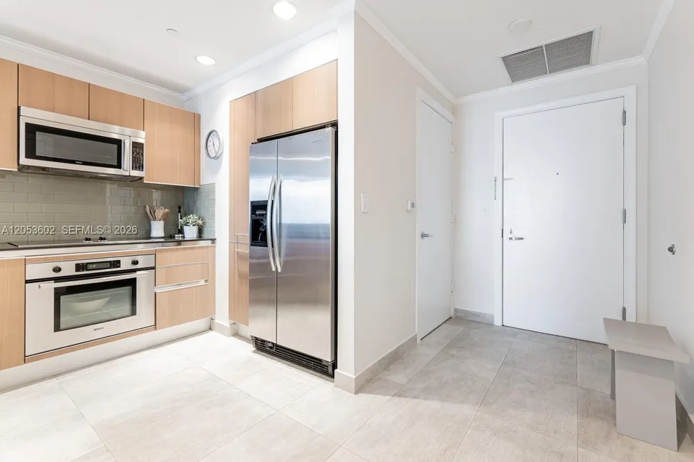 1060 Brickell Ave #1507 Miami, FL 33131