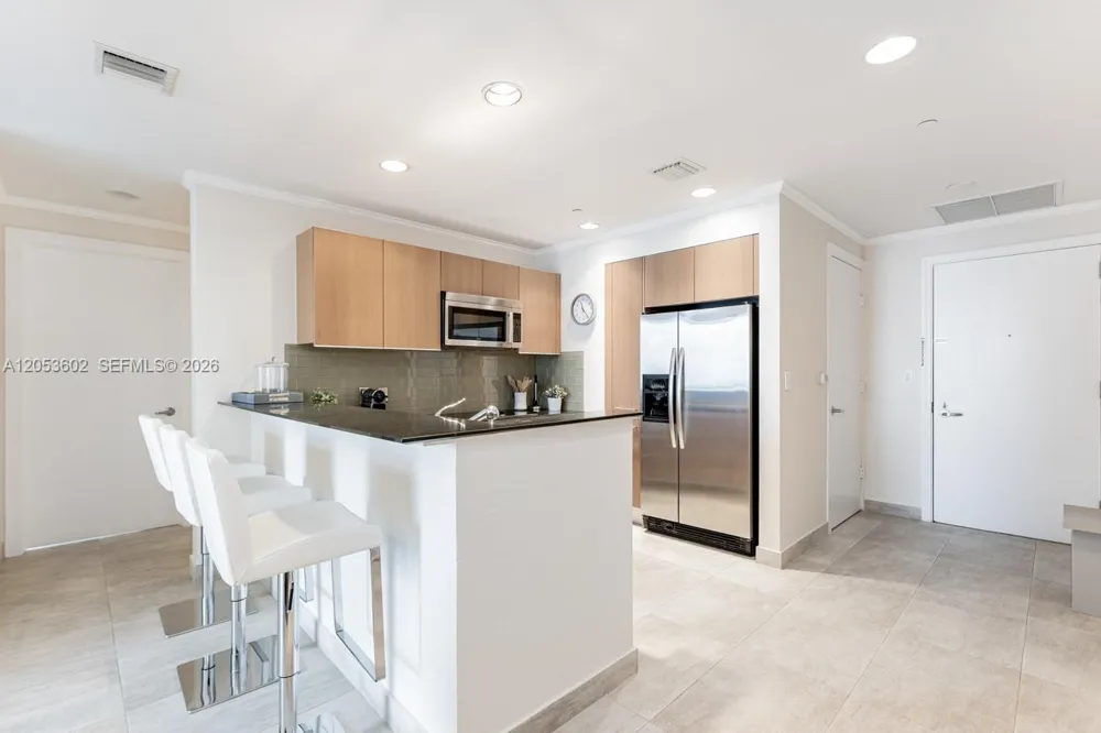 1060 Brickell Ave #1507 Miami, FL 33131