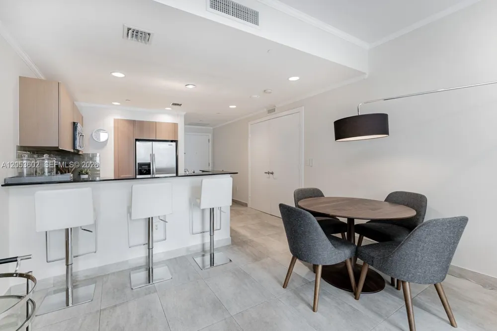 1060 Brickell Ave #1507 Miami, FL 33131