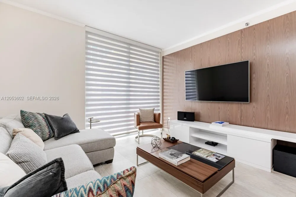 1060 Brickell Ave #1507 Miami, FL 33131