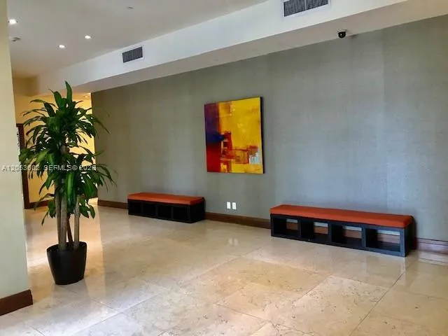 1060 Brickell Ave #1507 Miami, FL 33131