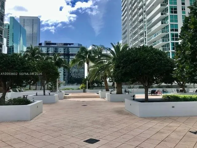 1060 Brickell Ave #1507 Miami, FL 33131