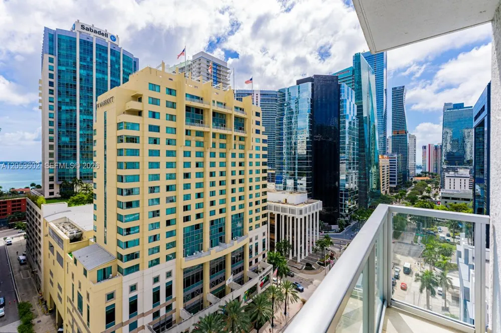 1060 Brickell Ave #1507 Miami, FL 33131
