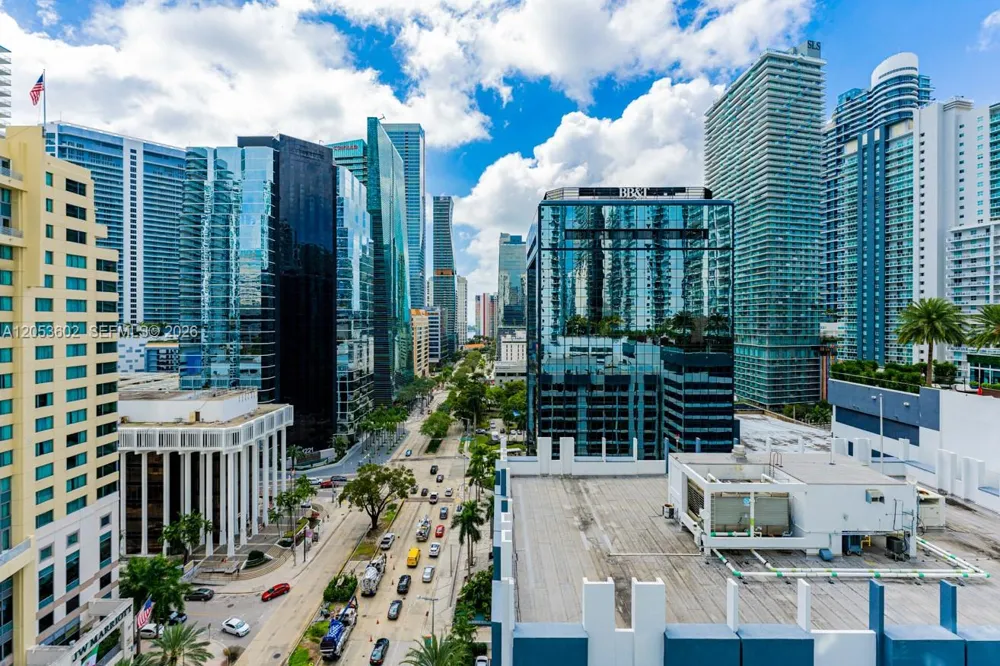 1060 Brickell Ave #1507 Miami, FL 33131