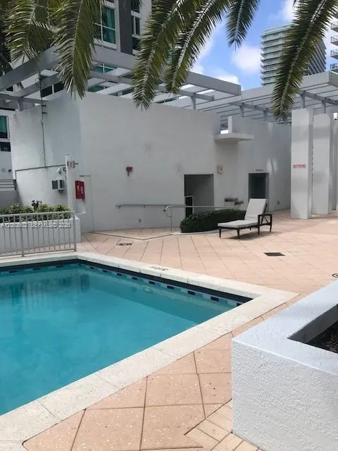 1060 Brickell Ave #1507 Miami, FL 33131