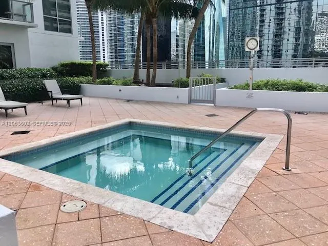 1060 Brickell Ave #1507 Miami, FL 33131