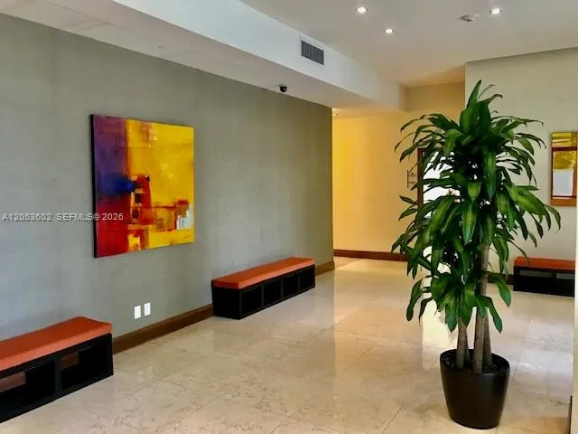 1060 Brickell Ave #1507 Miami, FL 33131