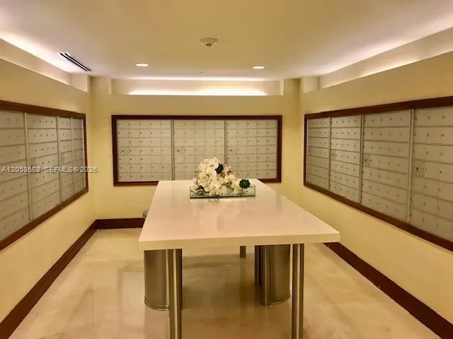 1060 Brickell Ave #1507 Miami, FL 33131