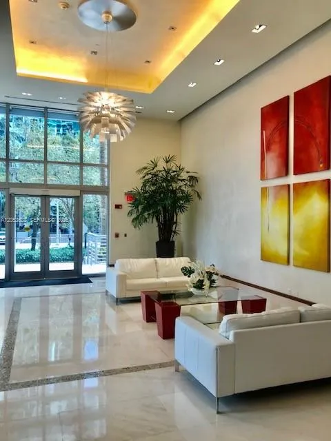 1060 Brickell Ave #1507 Miami, FL 33131