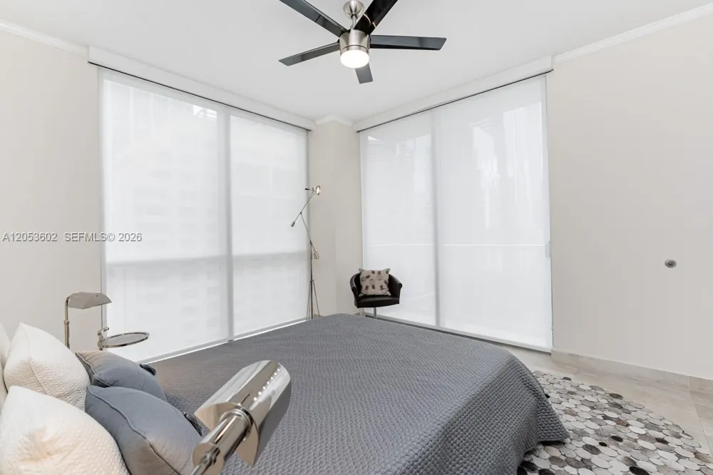 1060 Brickell Ave #1507 Miami, FL 33131