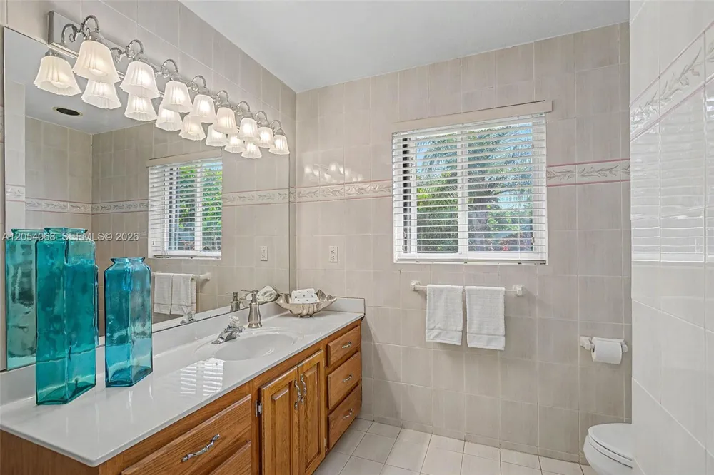 14975 SW 89th Ave Palmetto Bay, FL 33176