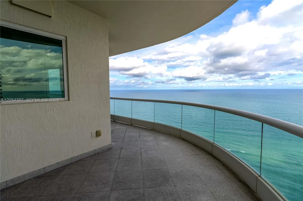 16051 Collins Ave #2402 Sunny Isles Beach, FL 33160