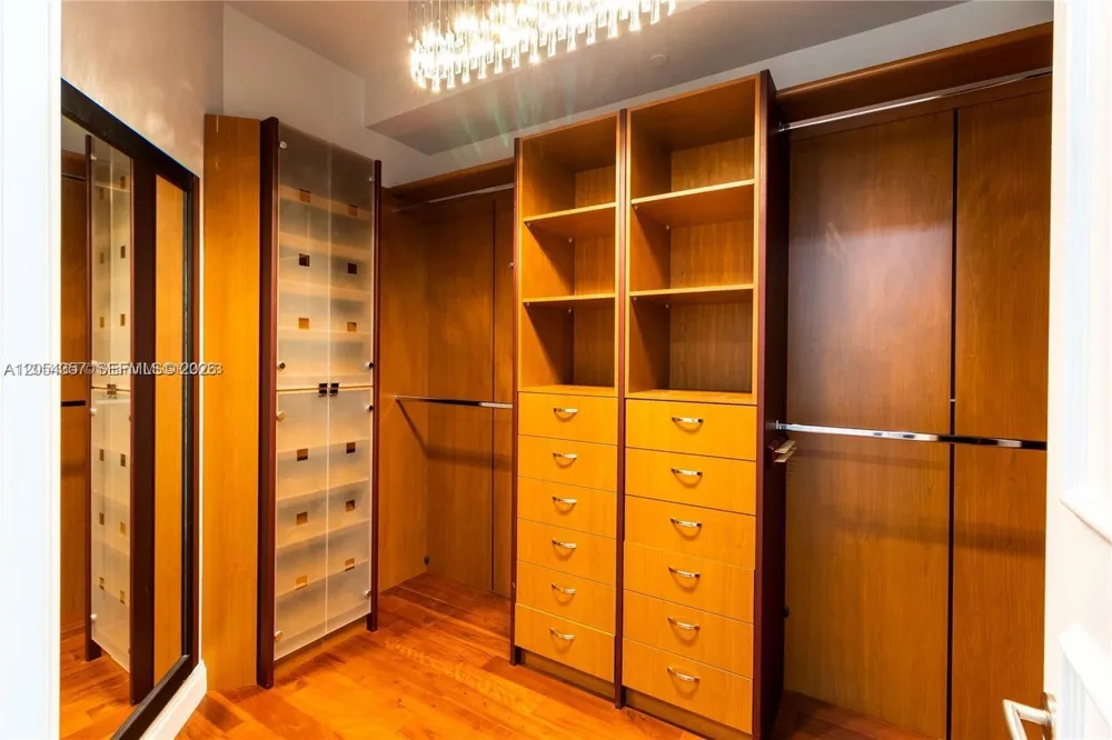 16051 Collins Ave #2402 Sunny Isles Beach, FL 33160