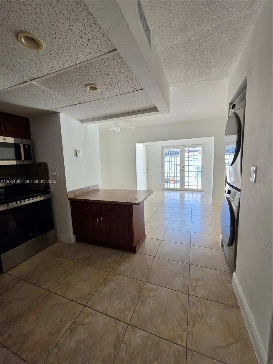 10972 SW 4th St #J2 Sweetwater, FL 33174