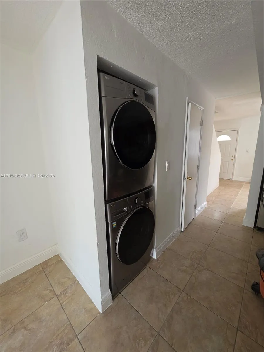 10972 SW 4th St #J2 Sweetwater, FL 33174