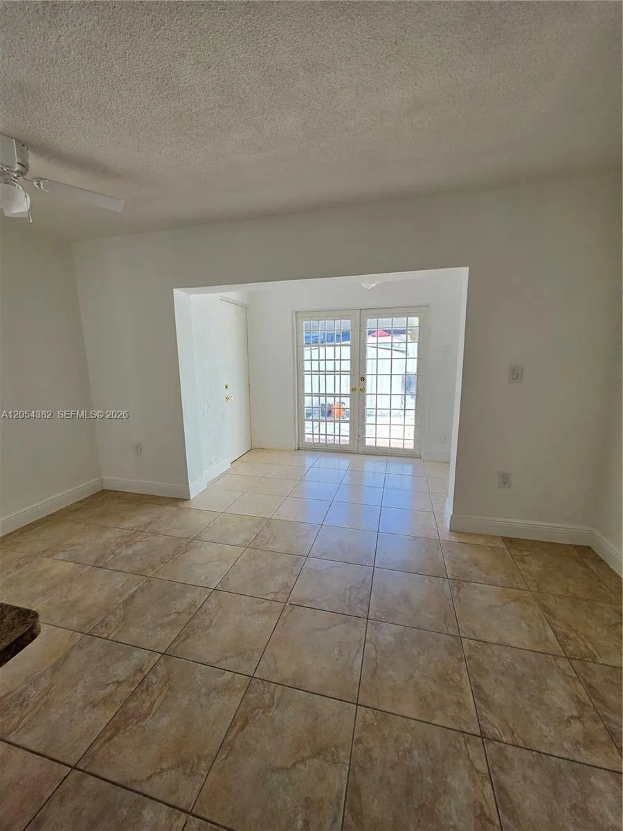 10972 SW 4th St #J2 Sweetwater, FL 33174