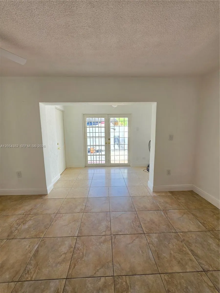 10972 SW 4th St #J2 Sweetwater, FL 33174