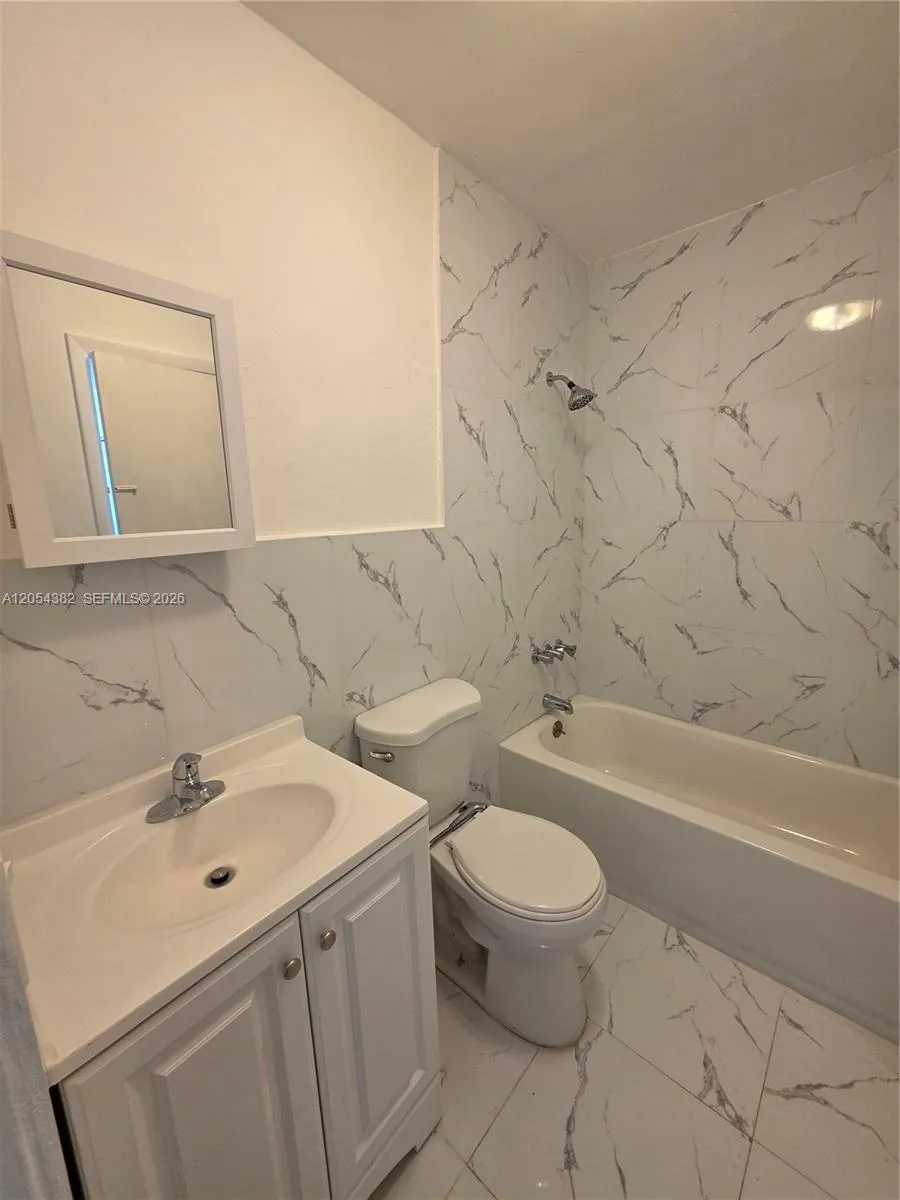 10972 SW 4th St #J2 Sweetwater, FL 33174