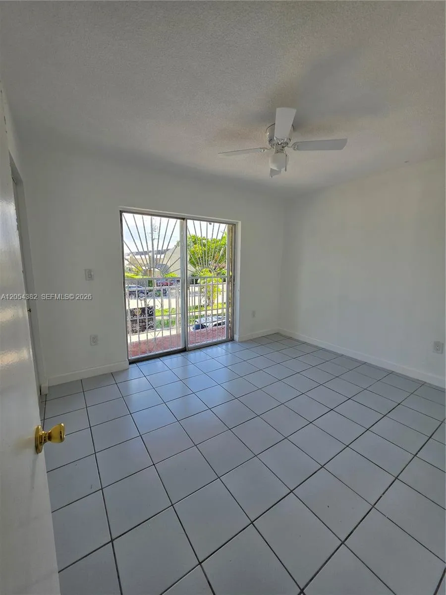 10972 SW 4th St #J2 Sweetwater, FL 33174