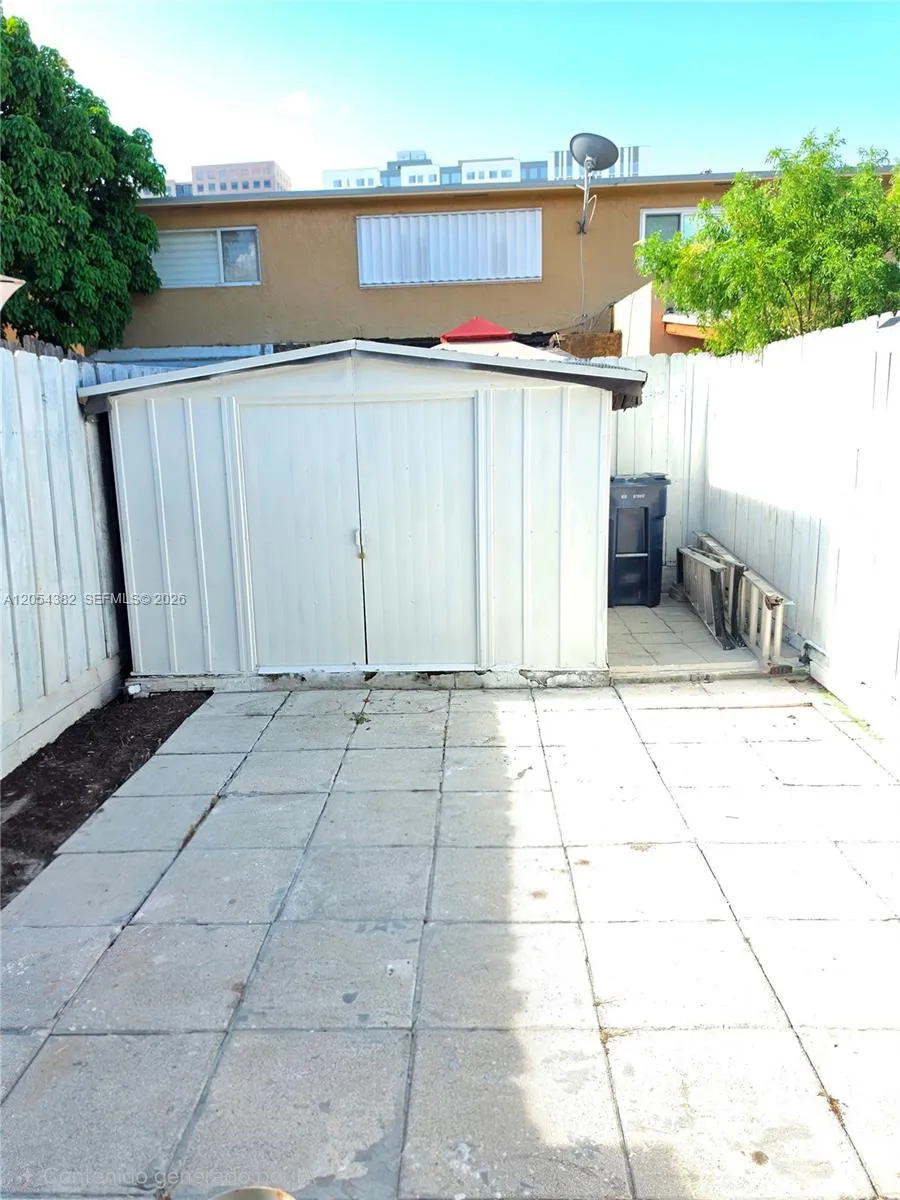10972 SW 4th St #J2 Sweetwater, FL 33174
